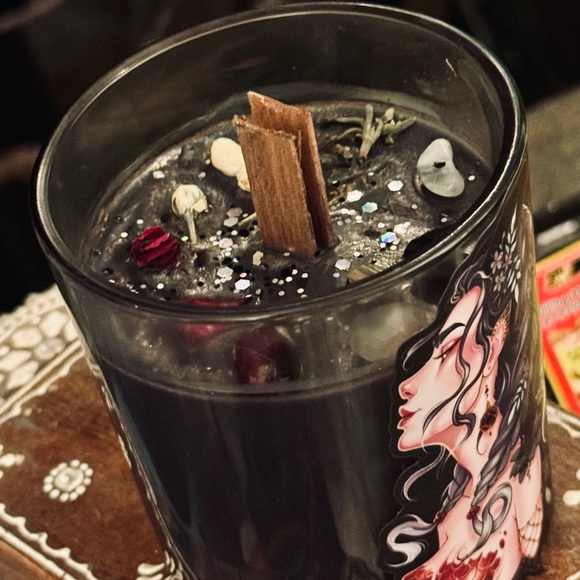 Capricorn Zodiac Crystal Candle - Picture 8 of 10